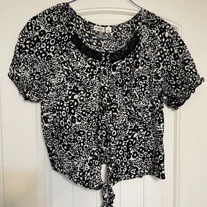 Cute button up,  black and white print shirt by Cato - L
